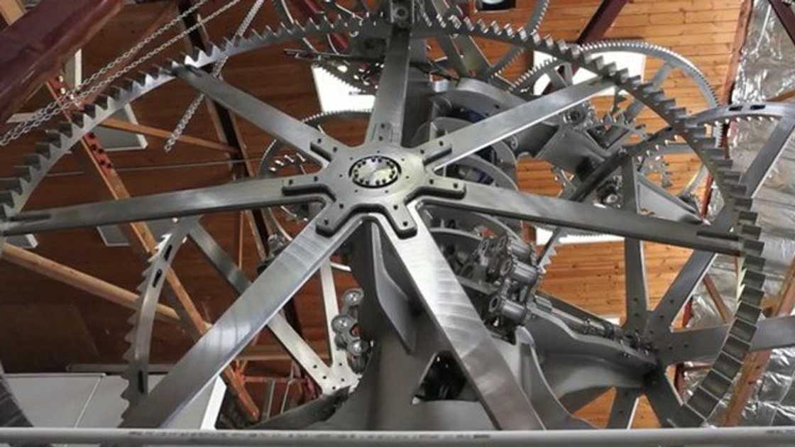 Giant clock by Jeff Bezos Giant clock by Jeff Bezos