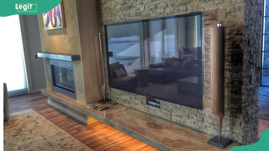 Stuart Hughes Prestige HD Supreme Edition Stuart Hughes Prestige HD Supreme Edition