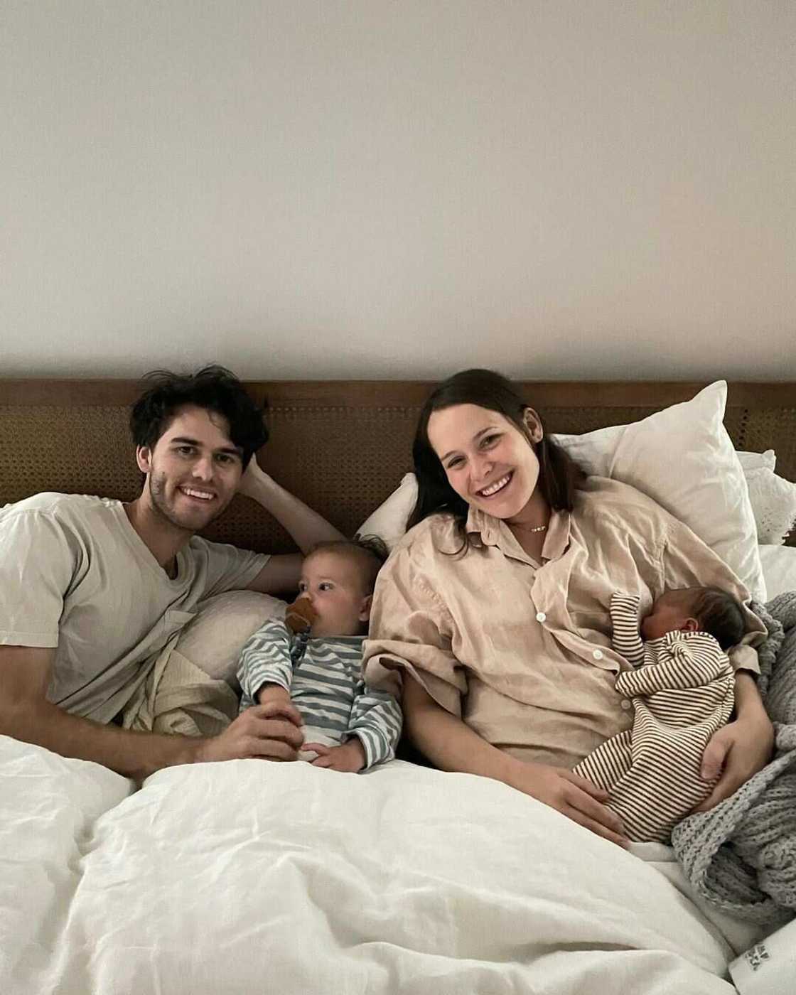 Who is John Luke Robertson's wife? Who is John Luke Robertson's wife?