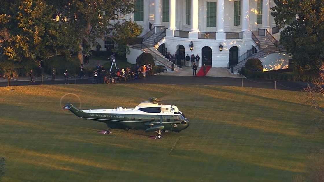 Photo of Trump leaving the White House for the last time as president Photo of Trump leaving the White House for the last time as president