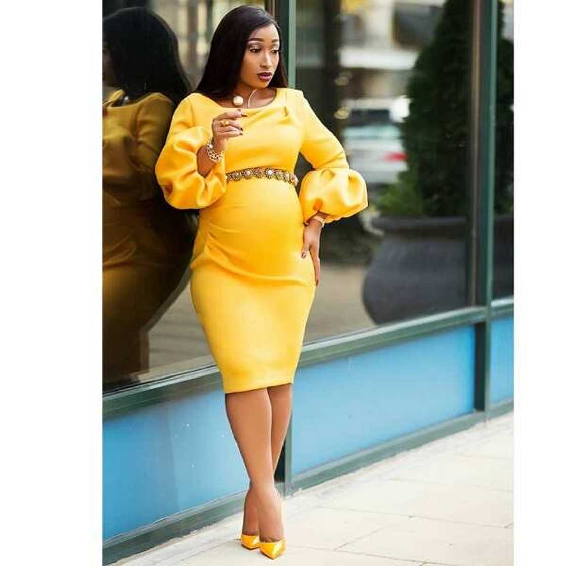 Maternity yellow gown