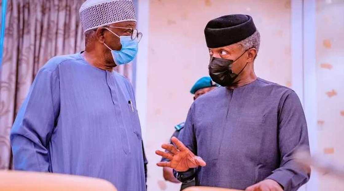 An sha ‘yar dirama yayinda matsayi Osinbajo da Gambari suka yi karo a bikin nadin Sarkin Kano An sha ‘yar dirama yayinda matsayi Osinbajo da Gambari suka yi karo a bikin nadin Sarkin Kano