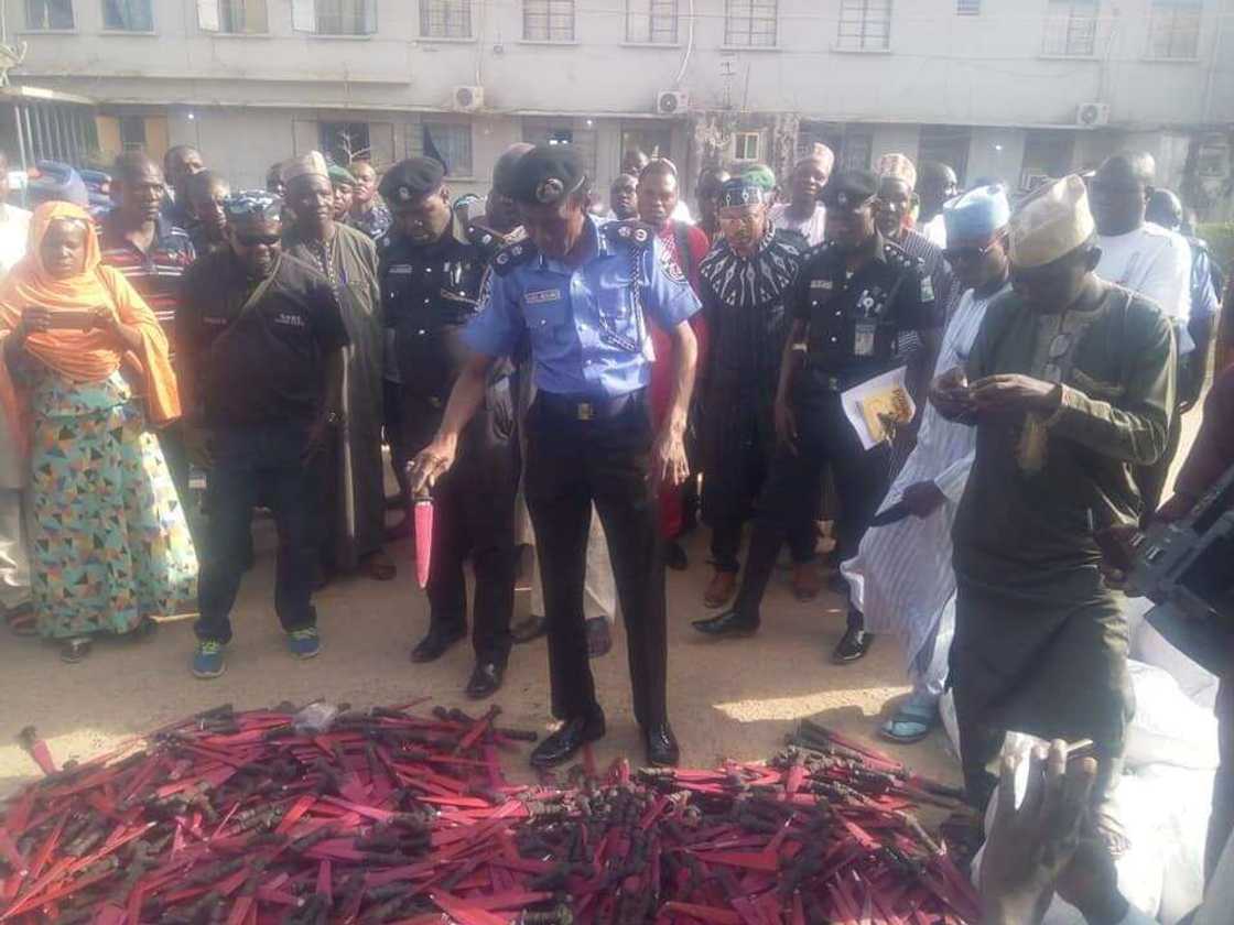 An kama muggan makamai da mota cike da kwayoyi a Kano, hotuna