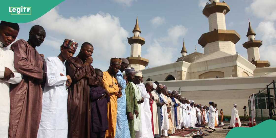 Sokoto State community defies Sultan, observes Eid-el-Fitr prayers Sokoto State community defies Sultan, observes Eid-el-Fitr prayers