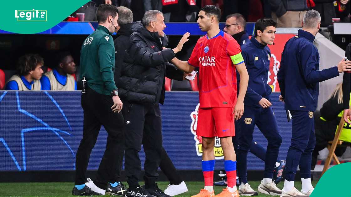 Luis Enrique, Achraf Hakimi, PSG, Bayer Leverkusen, Bay Arena, UEFA Champions League. Luis Enrique, Achraf Hakimi, PSG, Bayer Leverkusen, Bay Arena, UEFA Champions League.