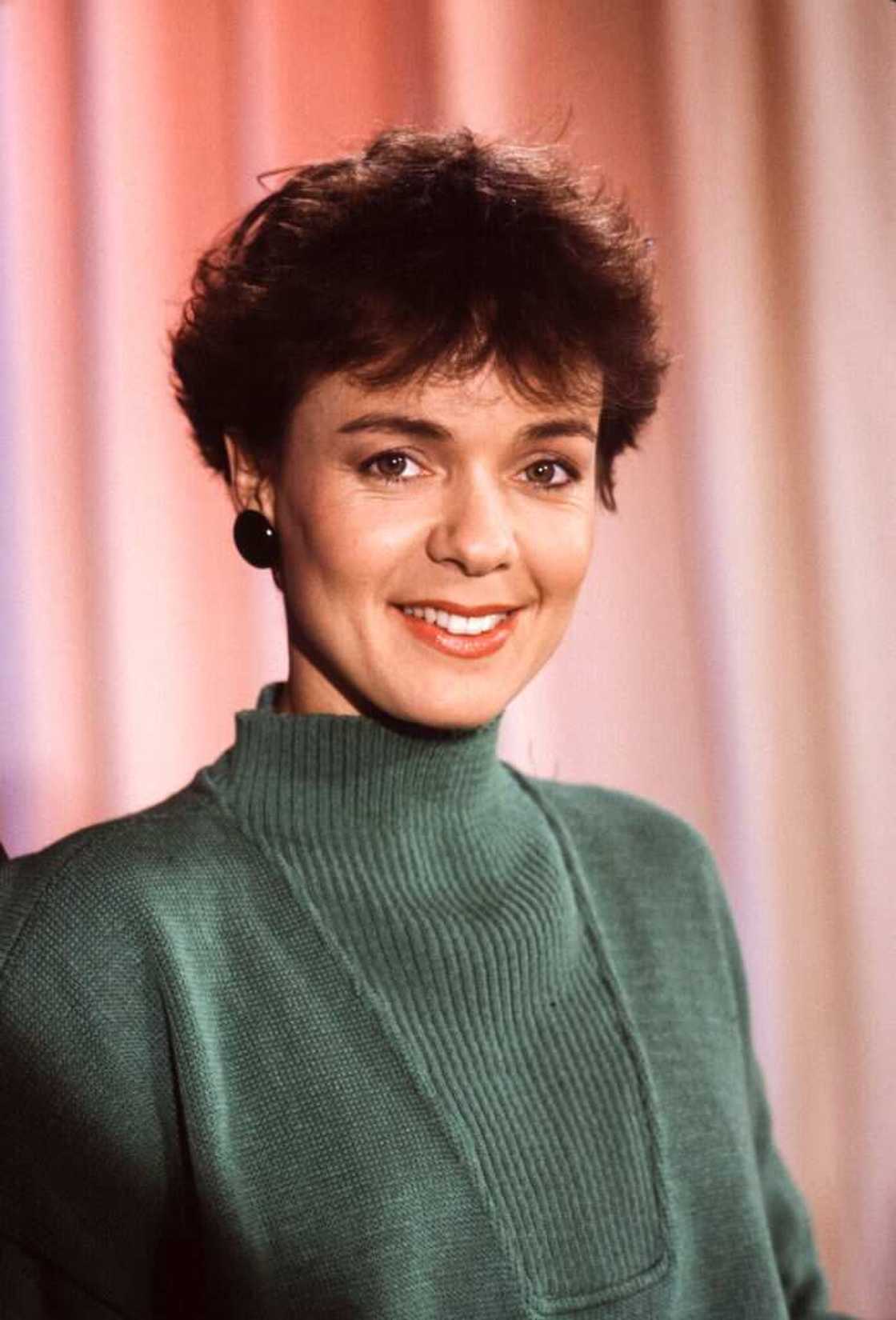 Fabienne Égal à un jeune âge Fabienne Égal à un jeune âge