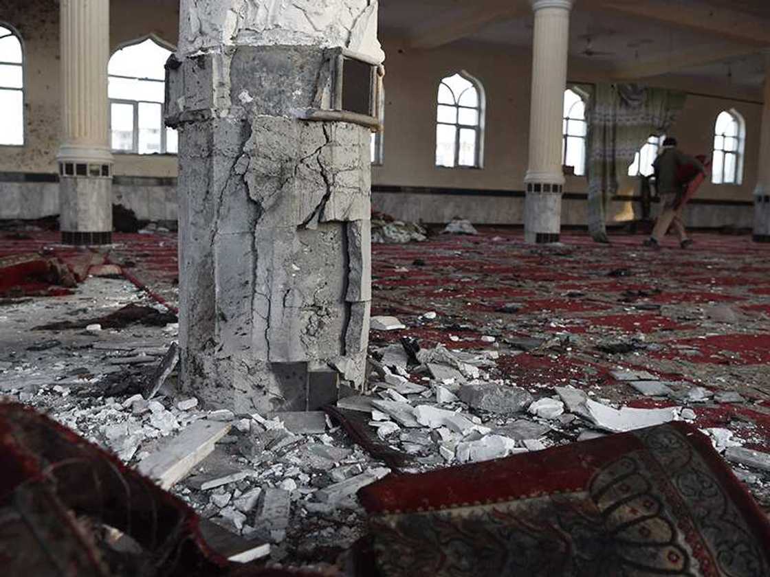 'Yan ta'adda sun halaka masu buda baki 8 a wani harin da suka kai Masallaci 'Yan ta'adda sun halaka masu buda baki 8 a wani harin da suka kai Masallaci