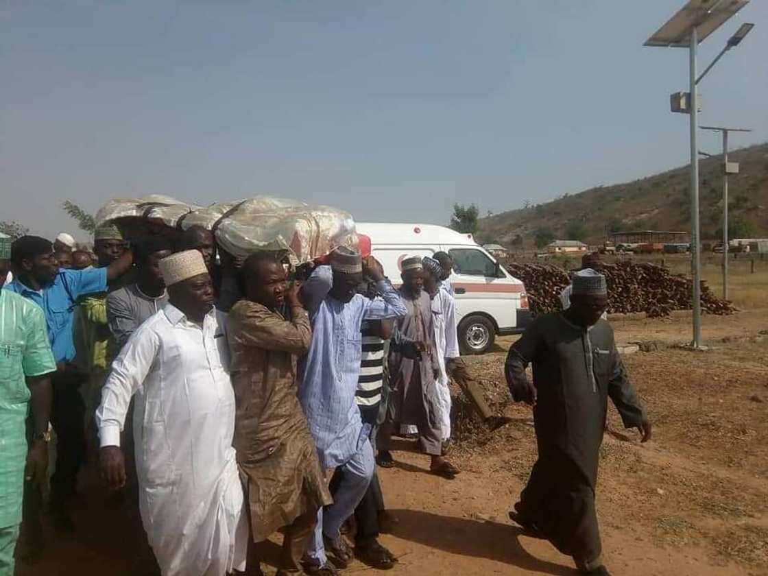 An yi jana'izar arigayiya Aisha Lemu a garin Minna, hotuna An yi jana'izar arigayiya Aisha Lemu a garin Minna, hotuna