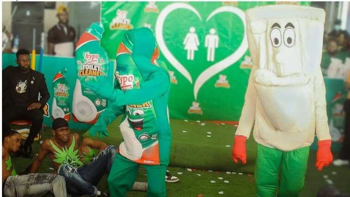 Johnny Drille Shuts Down ICM for Hypo Toilet Cleaner on Valentine’s Day Johnny Drille Shuts Down ICM for Hypo Toilet Cleaner on Valentine’s Day