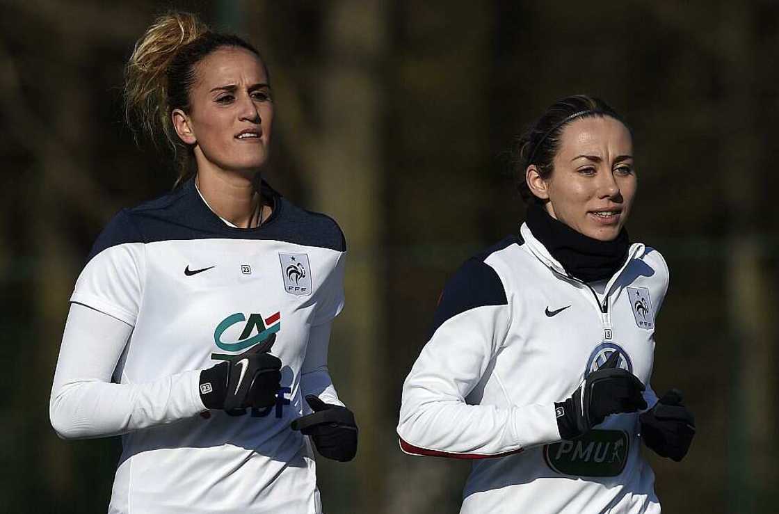 Les succès de Kheira Hamraoui : salaire et palmarès de la footballeuse Les succès de Kheira Hamraoui : salaire et palmarès de la footballeuse