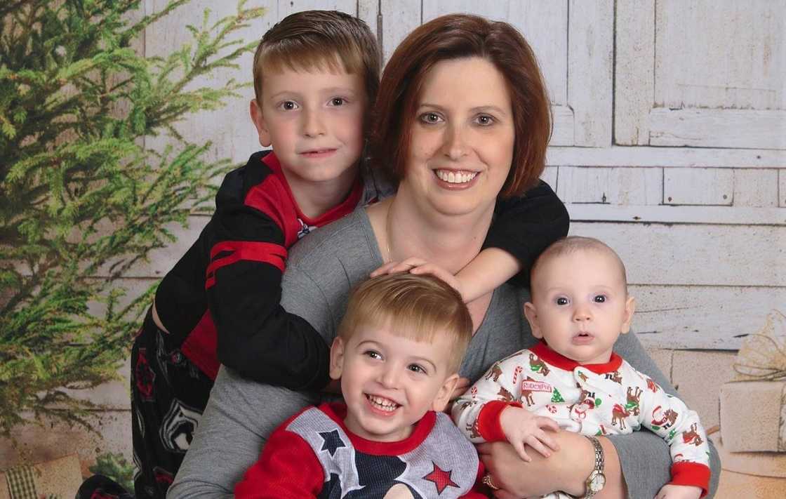 Autumn Stiff Jennings and her kids posing for a photo Autumn Stiff Jennings and her kids posing for a photo