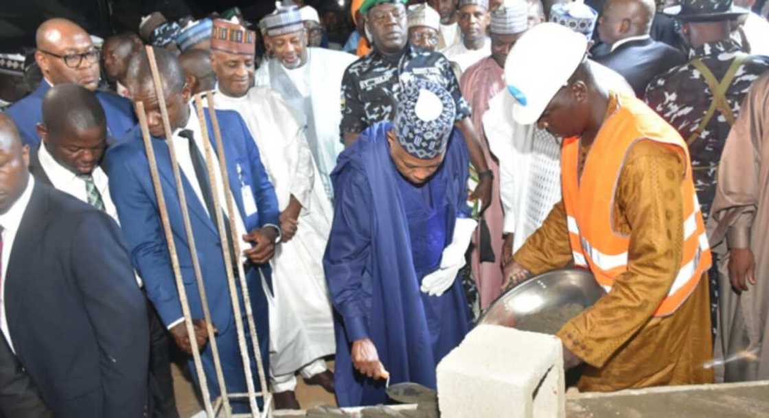 Shettima ya fadi kuɗaɗen da Najeriya take buƙata don magance matsalolin karancin gidaje Shettima ya fadi kuɗaɗen da Najeriya take buƙata don magance matsalolin karancin gidaje