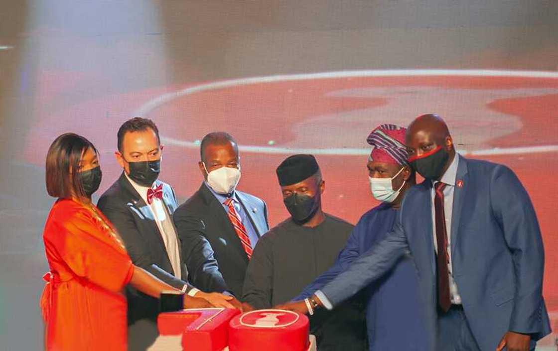 Pomp, Excitement as Coca-Cola System Celebrates 70th Anniversary Pomp, Excitement as Coca-Cola System Celebrates 70th Anniversary