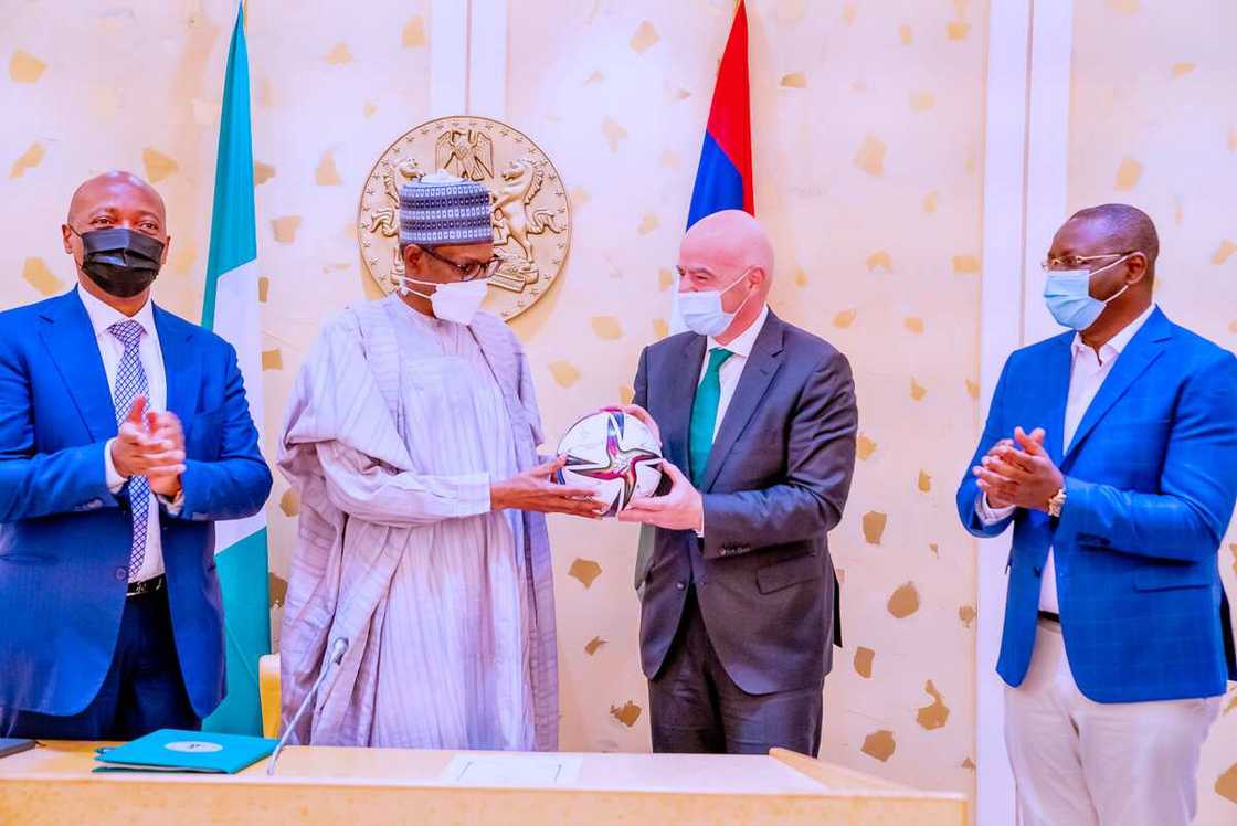 Lamba 10 mai rabawa: Shugabannin FIFA da CAF sun ziyarci Buhari a Villa