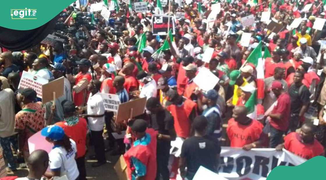 Kungiyar kwadago ta TUC ta ce zai yi wahala a bayyana mafi karancin albashi kwanan nan Kungiyar kwadago ta TUC ta ce zai yi wahala a bayyana mafi karancin albashi kwanan nan