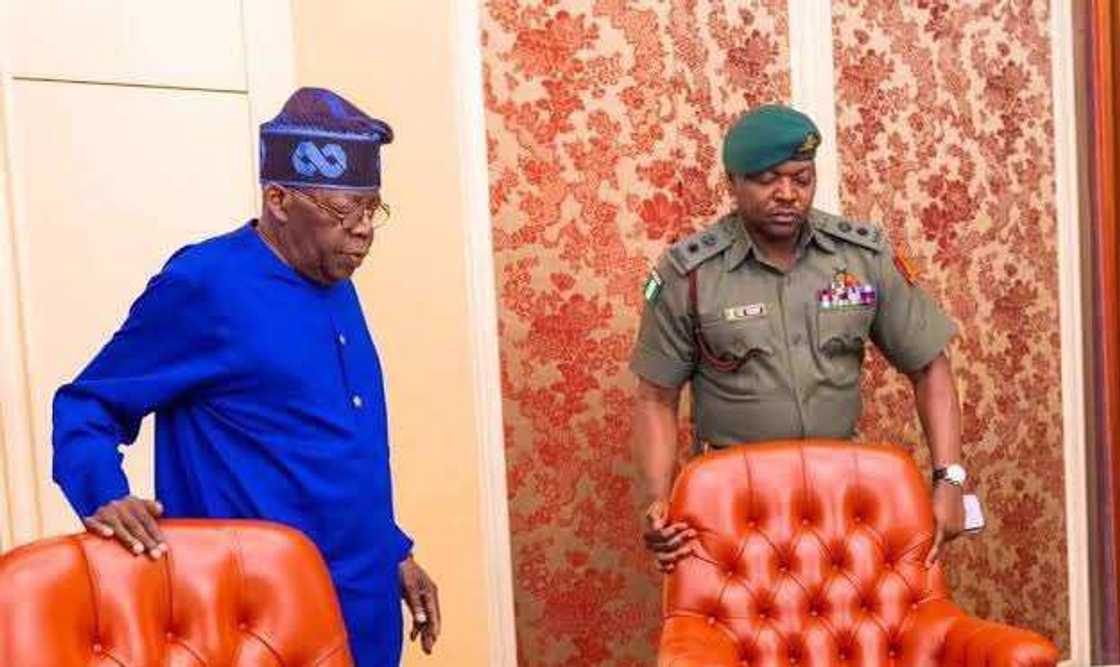 Shugaban ƙasa, Bola Ahmed Tinubu a Villa. Shugaban ƙasa, Bola Ahmed Tinubu a Villa.