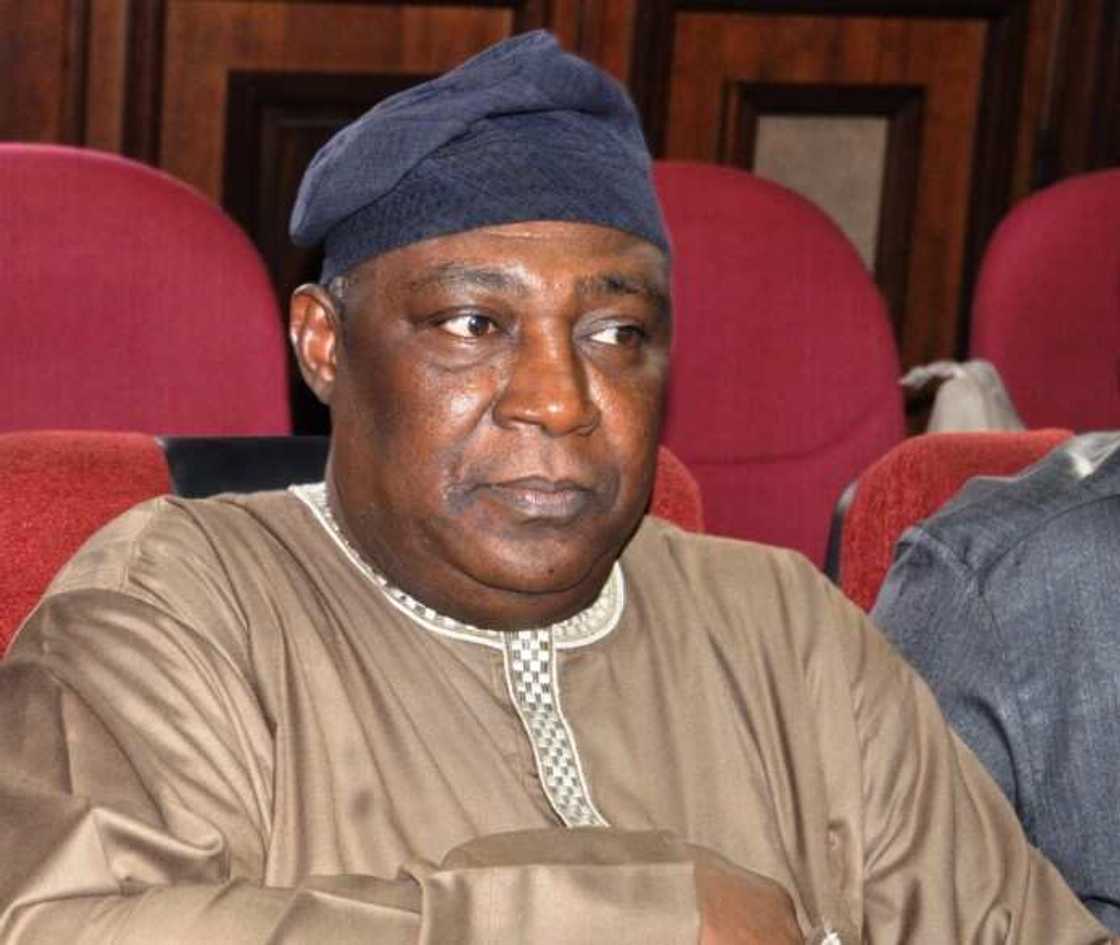 Abubuwa 5 da ya kamata ku sani game da Marigayi Alex Badeh Abubuwa 5 da ya kamata ku sani game da Marigayi Alex Badeh