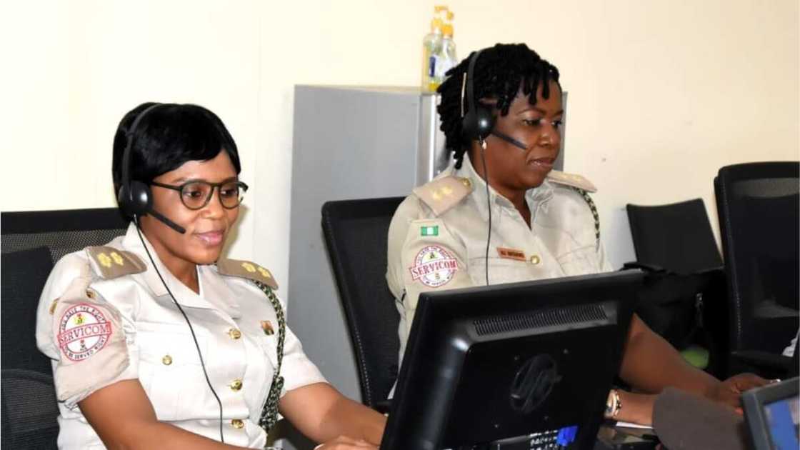 Nigerian immigration service Nigerian immigration service