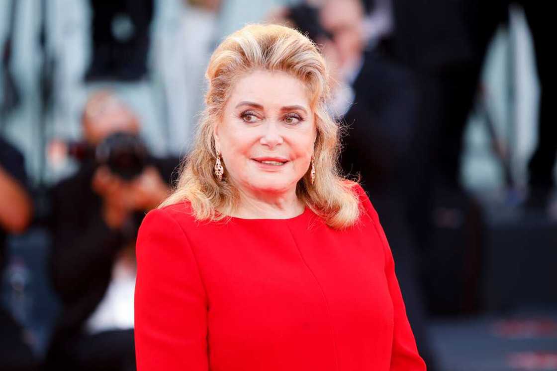 L'actrice Catherine Deneuve lors du 79e festival du film de Venise le 31 août 2022. 
Photo : Laurent Koffel/Gamma-Rapho via Getty Images L'actrice Catherine Deneuve lors du 79e festival du film de Venise le 31 août 2022. 
Photo : Laurent Koffel/Gamma-Rapho via Getty Images