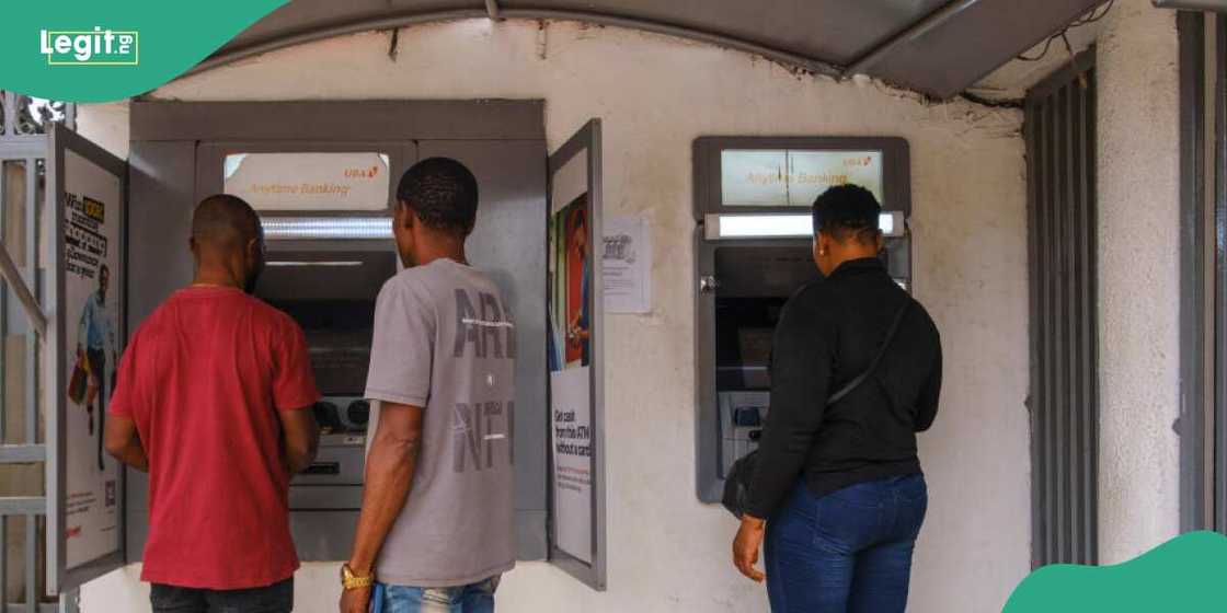 Nigerian bank customers Nigerian bank customers