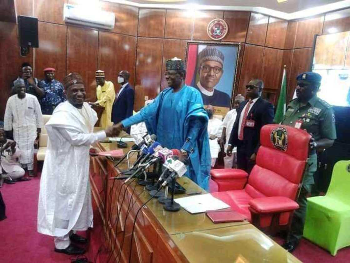 Matawalle ya rantsar da mataimakinsa Matawalle ya rantsar da mataimakinsa