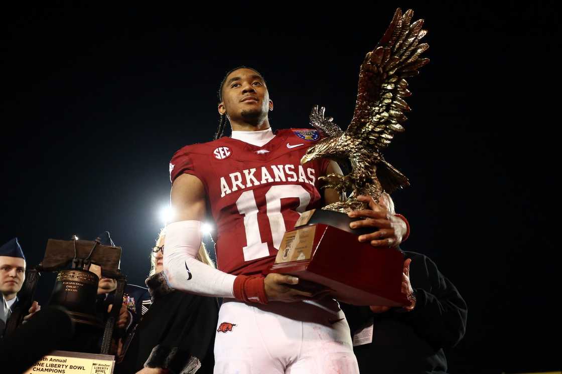Arkansas Razorbacks quarterback Taylen Green