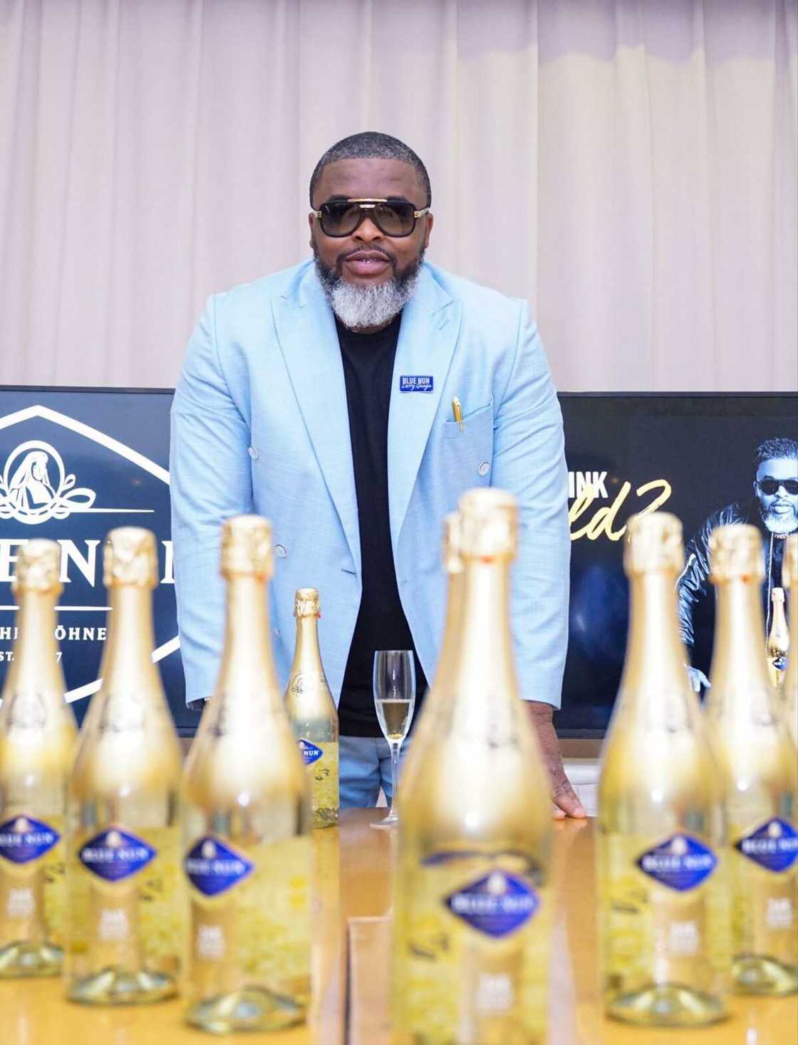 Larry Gaaga Larry Gaaga