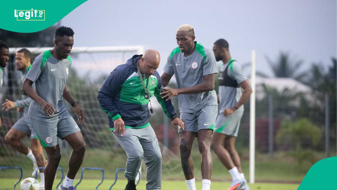 Eric Chelle, Victor Osimhen, Super Eagles, Godswill Akpabio International Stadium, Uyo, Nigeria. Eric Chelle, Victor Osimhen, Super Eagles, Godswill Akpabio International Stadium, Uyo, Nigeria.
