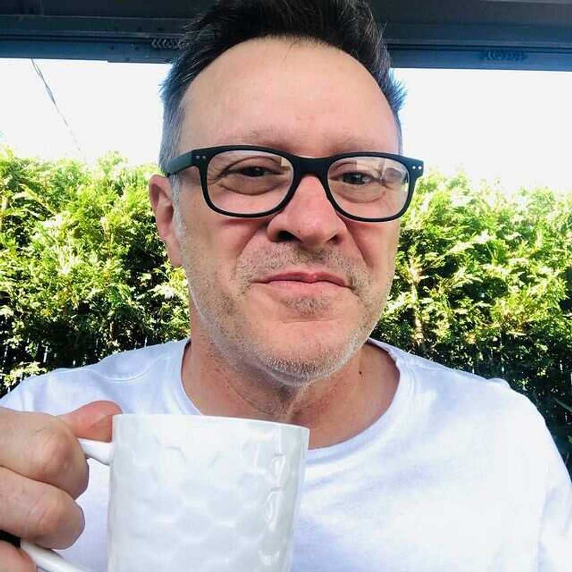 Biographie de Stéphane Fallu : l'enfance difficile de l'humoriste Biographie de Stéphane Fallu : l'enfance difficile de l'humoriste