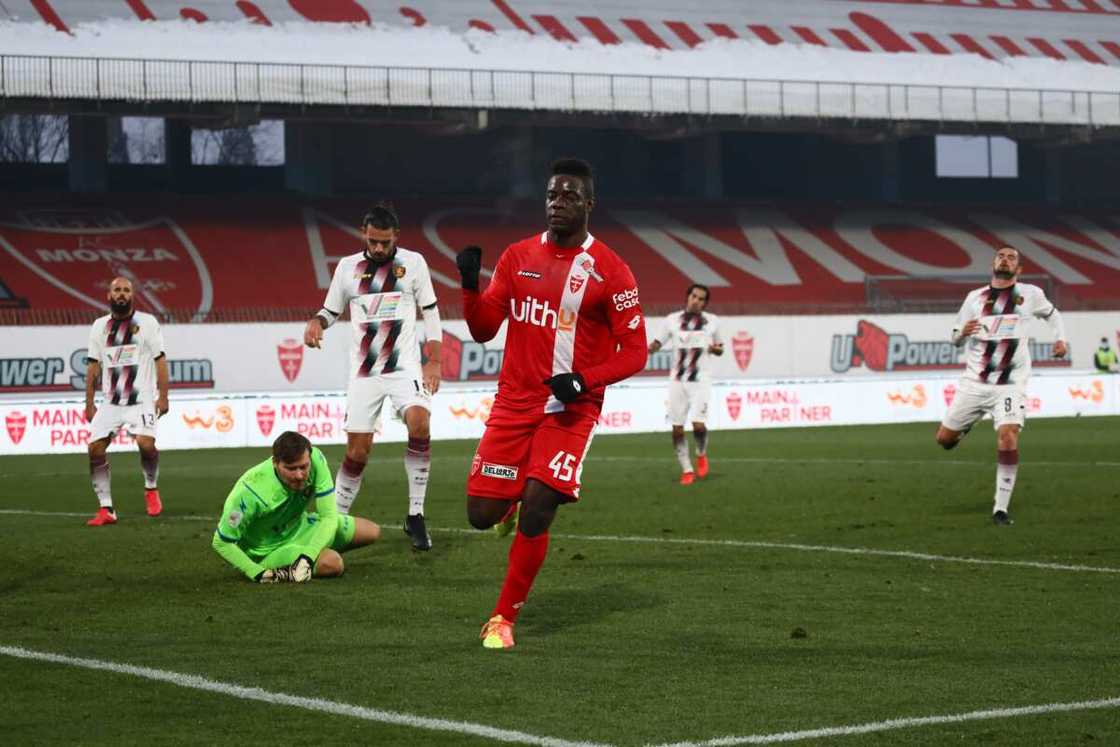 Mario Balotelli in action for Monza Mario Balotelli in action for Monza