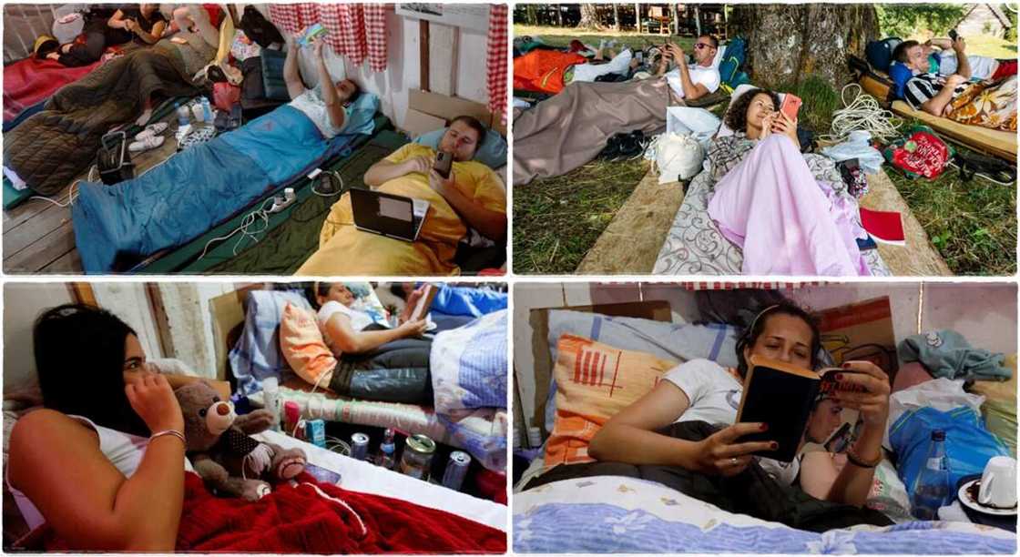 People contest for the laziest citizen crown. People contest for the laziest citizen crown.