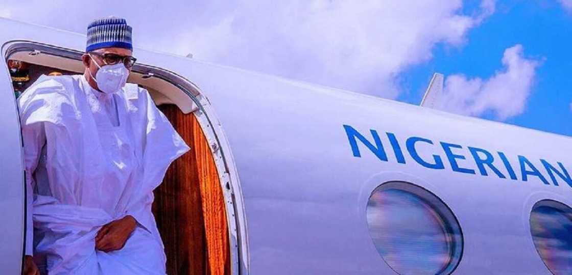 Karya ake mun, ban ce a hana Buhari zuwa asibitin ƙasar waje ba - Sanata La'ah Karya ake mun, ban ce a hana Buhari zuwa asibitin ƙasar waje ba - Sanata La'ah