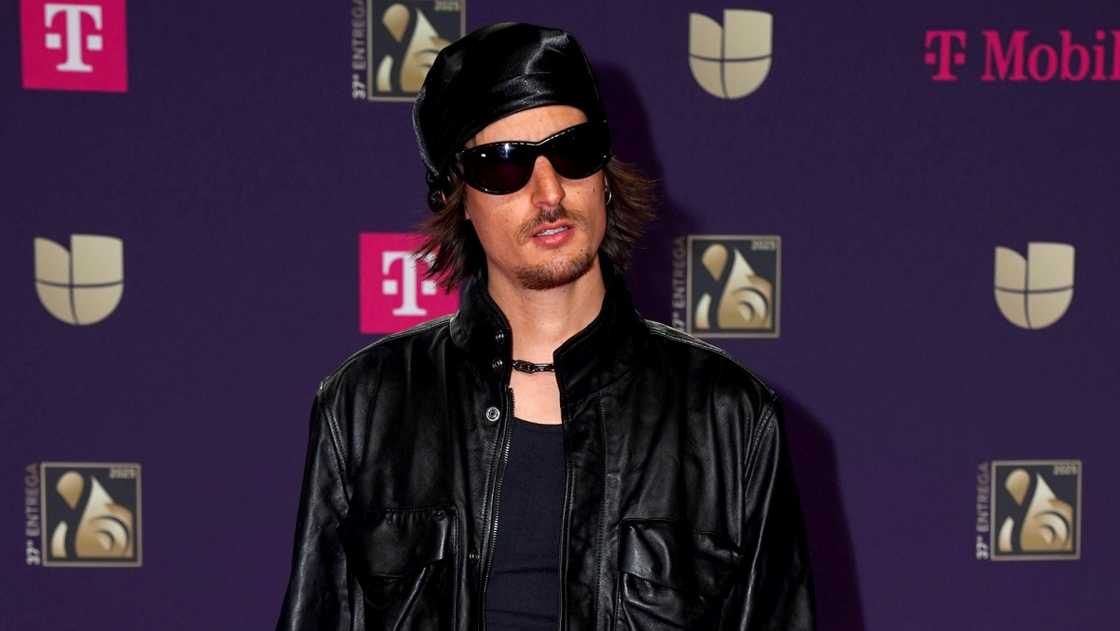 Danny Ocean poses on the red carpet of Univision's Premio Lo Nuestro Danny Ocean poses on the red carpet of Univision's Premio Lo Nuestro