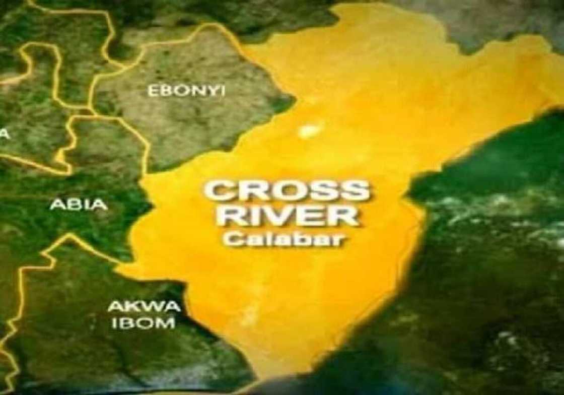 Matar aure ta yi wa dan cikinta wanka da tafasashshen ruwa Matar aure ta yi wa dan cikinta wanka da tafasashshen ruwa