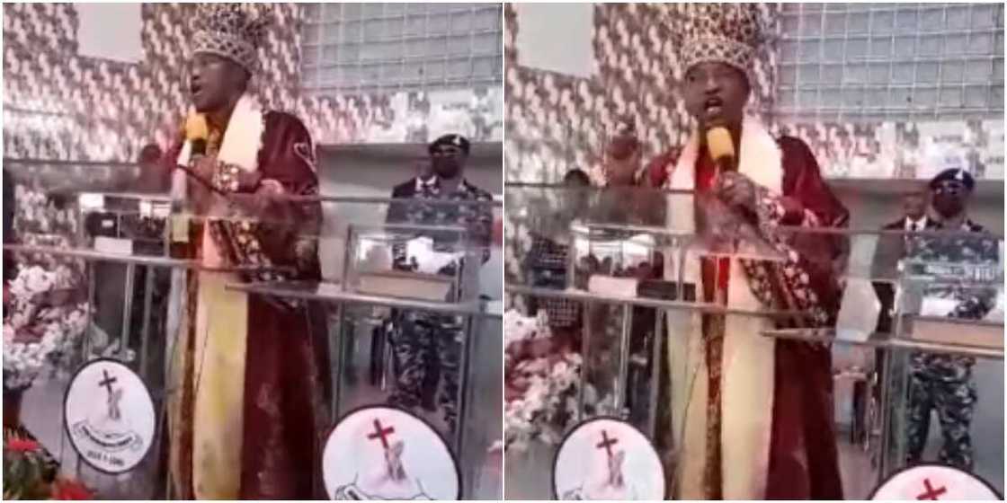 Massive Reactions as Oluwo of Iwo Sings with Melodious Voice in Church, Says Powerful Prayer for Congregation Massive Reactions as Oluwo of Iwo Sings with Melodious Voice in Church, Says Powerful Prayer for Congregation