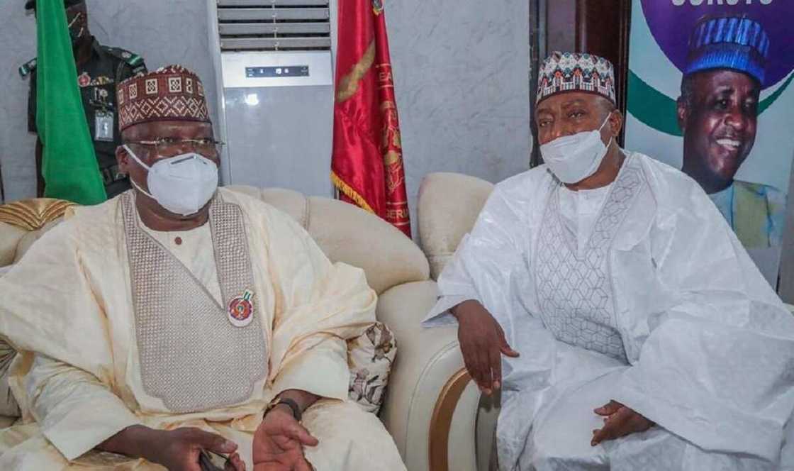 Shugaban majalisar dattawa da wasu Sanatoci sun Ziyarci Sokoto Shugaban majalisar dattawa da wasu Sanatoci sun Ziyarci Sokoto