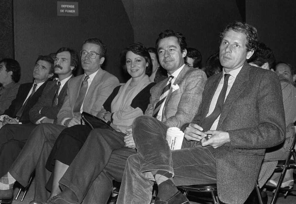 Jean-Louis Burgat avec d'autres journalistes en 1984