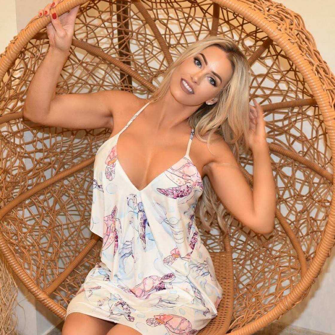 Elle Johnson Elle Johnson
