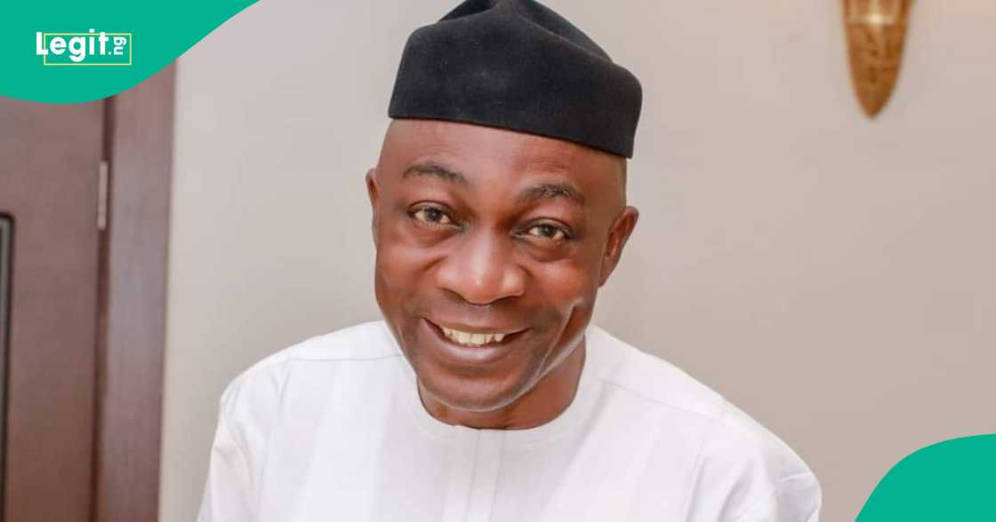 Kakakin Majalisar Dattawa, Sanata Yemi Adaramodu.