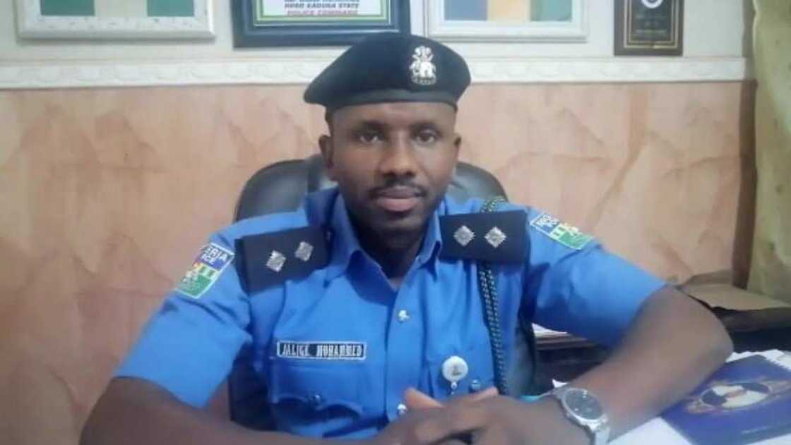 'Yan sanda sun ragargaji 'yan bindiga a hanyar Kaduna zuwa Birnin Gwari 'Yan sanda sun ragargaji 'yan bindiga a hanyar Kaduna zuwa Birnin Gwari