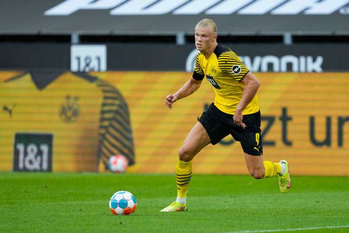 Super Eagles legend tips Chelsea to win Premier League, thinks Man United have no chance without Haaland Super Eagles legend tips Chelsea to win Premier League, thinks Man United have no chance without Haaland