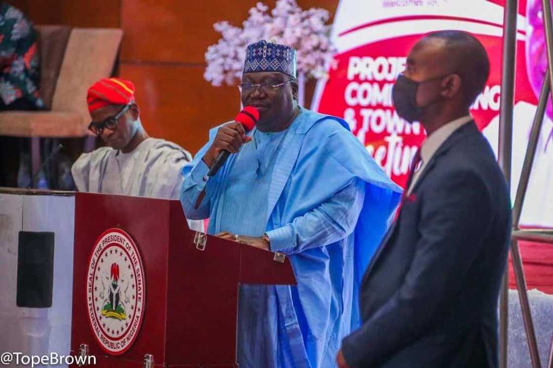 Shugaban majalisar Dattawa, Sanata Ahmad Ibrahim Lawan. Shugaban majalisar Dattawa, Sanata Ahmad Ibrahim Lawan.