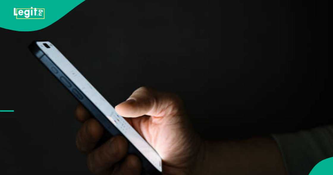 Man who received a call from his girlfriend at past midnight shares their conversation. Man who received a call from his girlfriend at past midnight shares their conversation.