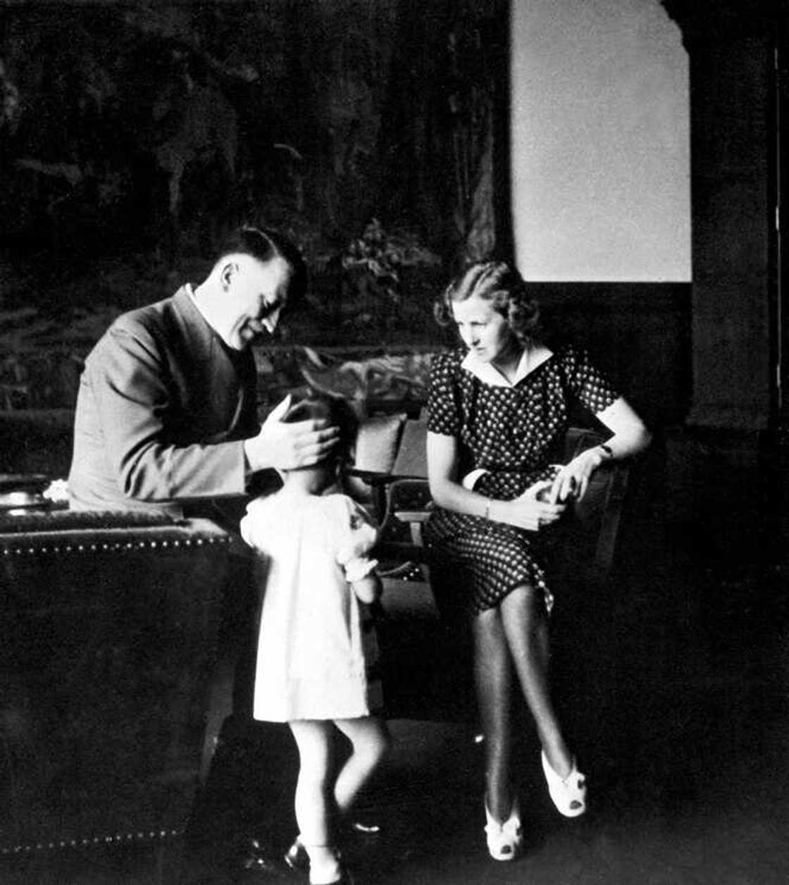 Qui était vraiment Eva Braun, la femme d’Adolph Hitler? Qui était vraiment Eva Braun, la femme d’Adolph Hitler?