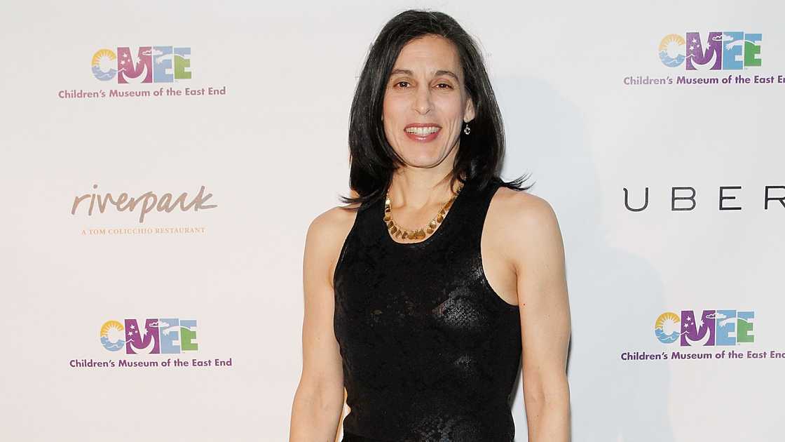 Beatrice Alda poses on the red carpet of the 2014 CMEE In The City fundraiser