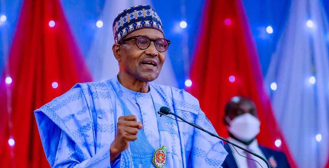 Buhari ya gargadi gwamnoni Buhari ya gargadi gwamnoni