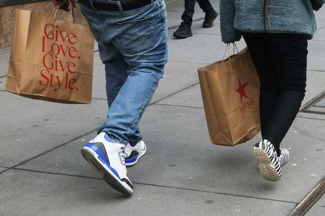 US economic growth slowed in the first quarter, with analysts noting that consumer spending is weakening US economic growth slowed in the first quarter, with analysts noting that consumer spending is weakening