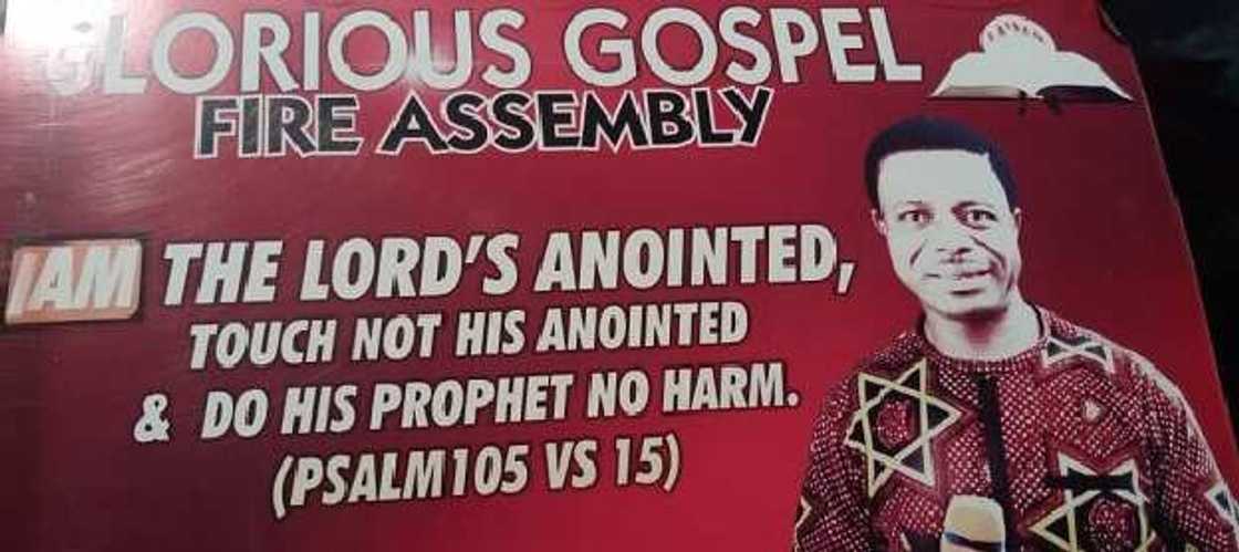 Rikici ya barke tsakanin matasa, an harbe fasto yayin da yake tsaka da ibada Rikici ya barke tsakanin matasa, an harbe fasto yayin da yake tsaka da ibada