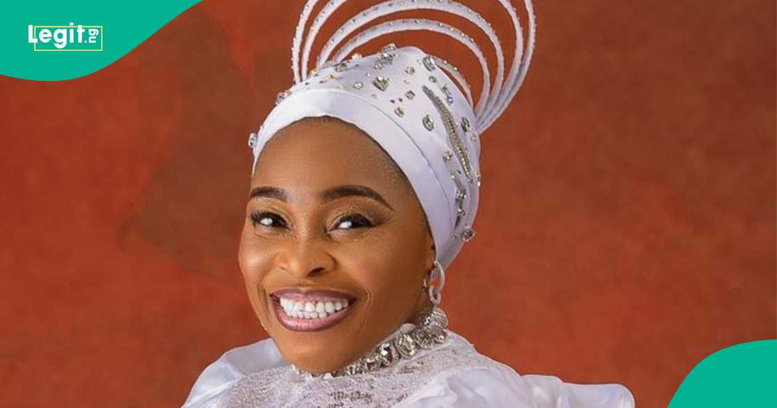 Tope Alabi shares painful story Tope Alabi shares painful story
