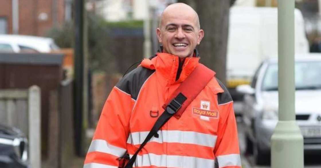 Man dies for 21 minutes but comes back to life while being wheeled to the morgue Man dies for 21 minutes but comes back to life while being wheeled to the morgue